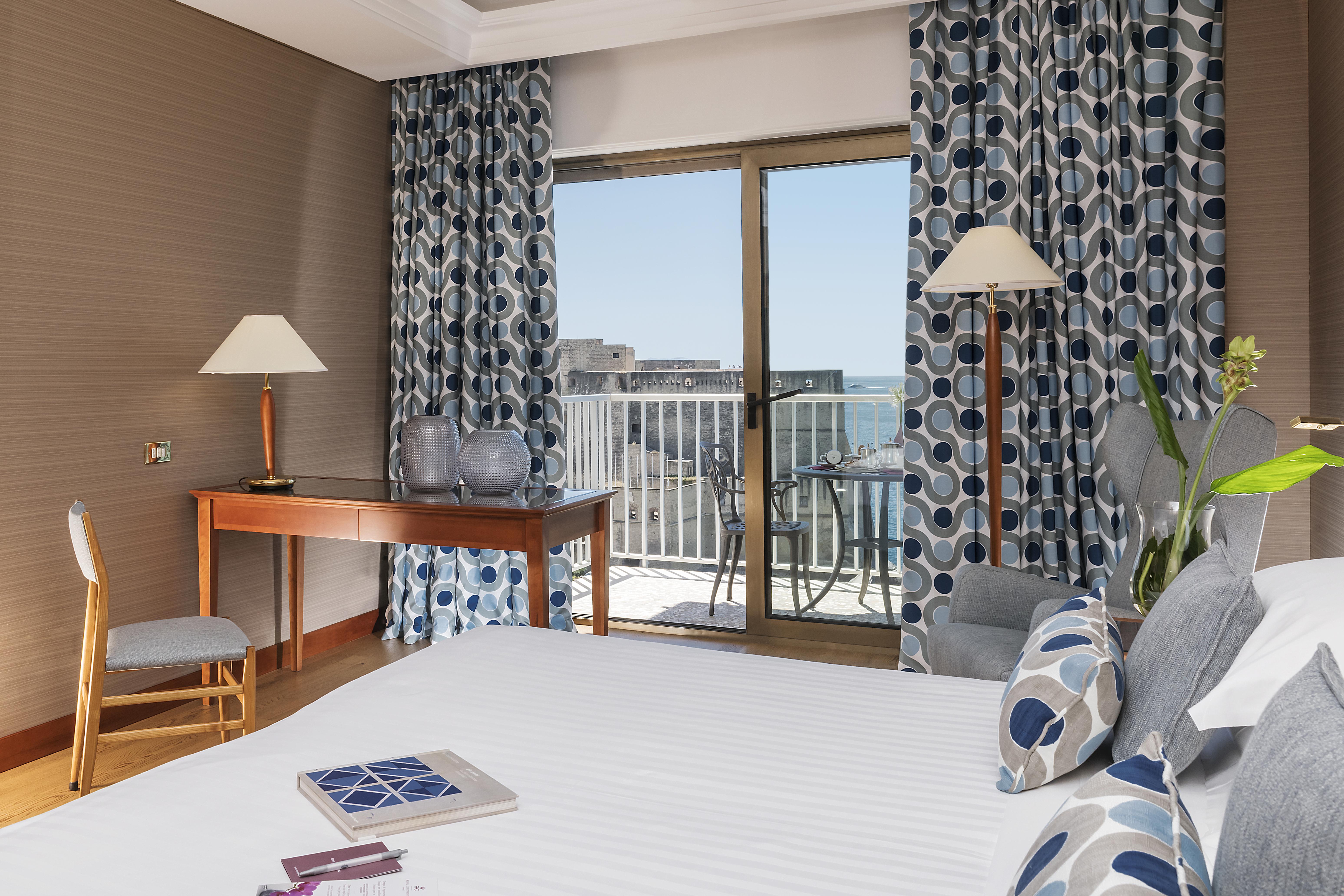 Hotel Royal Continental Napoli Esterno foto