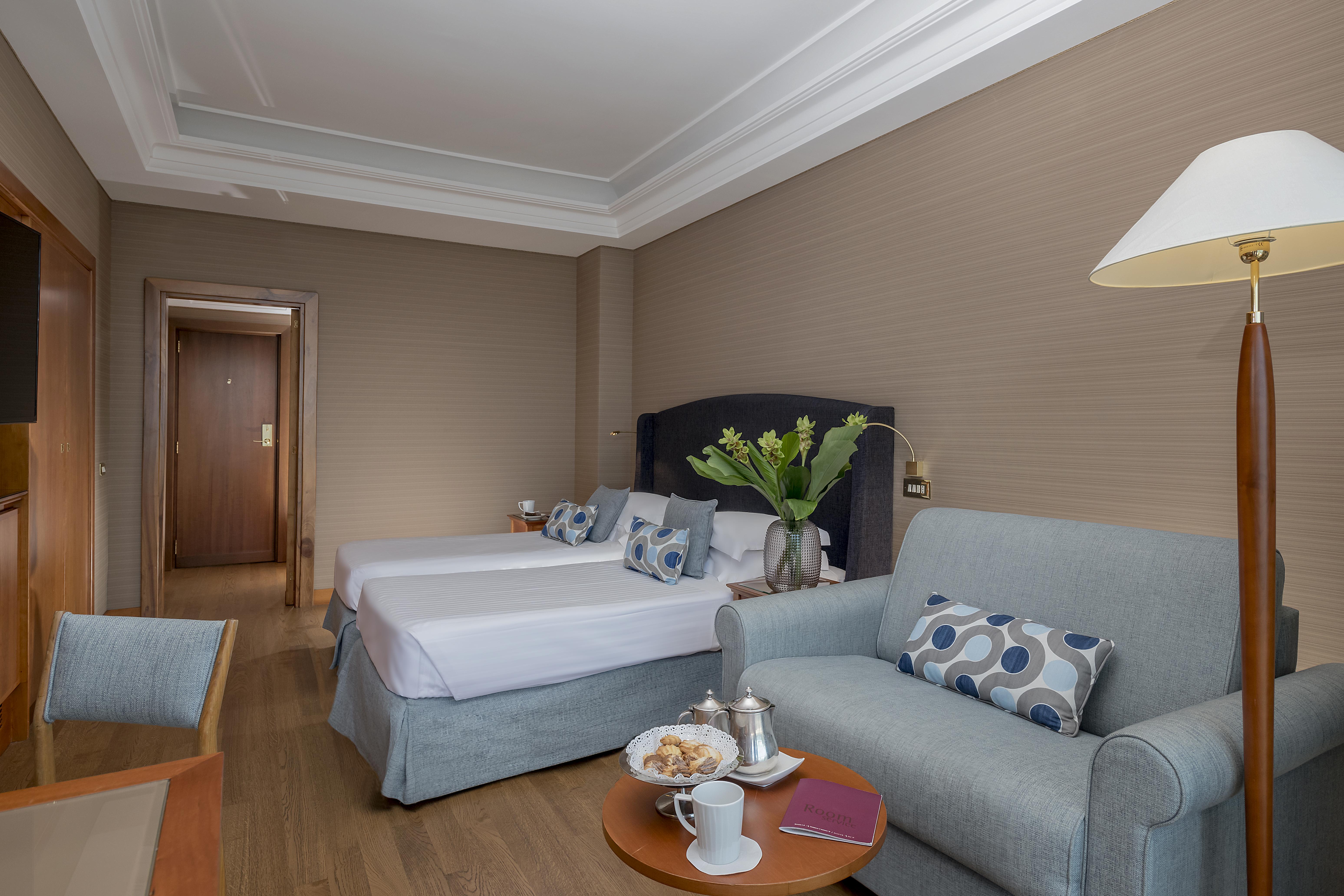 Hotel Royal Continental Napoli Esterno foto