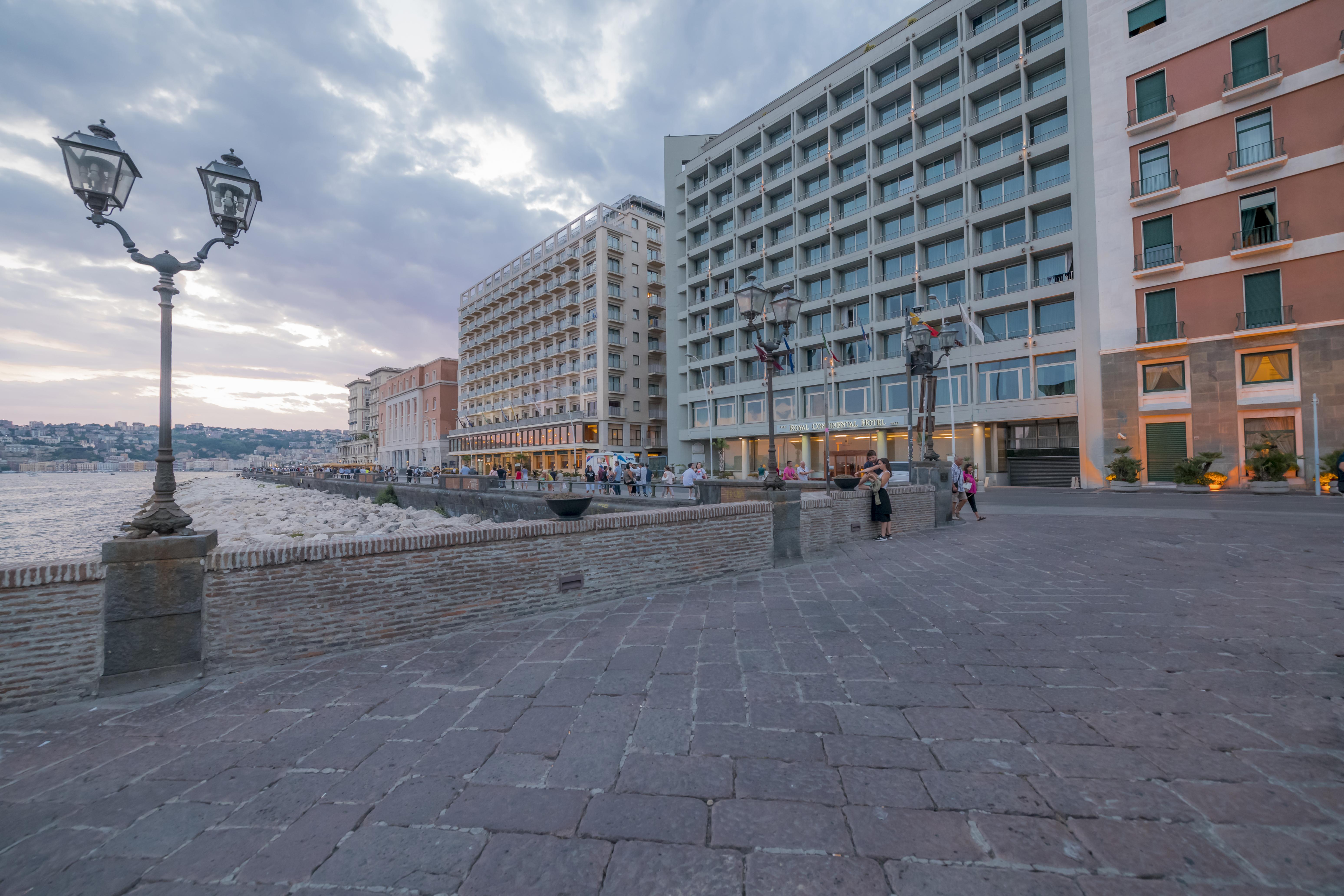 Hotel Royal Continental Napoli Esterno foto